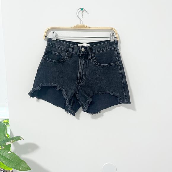 Abercrombie & Fitch Black Cutoff Boyfriend Shorts Size 0 - Picture 1 of 4